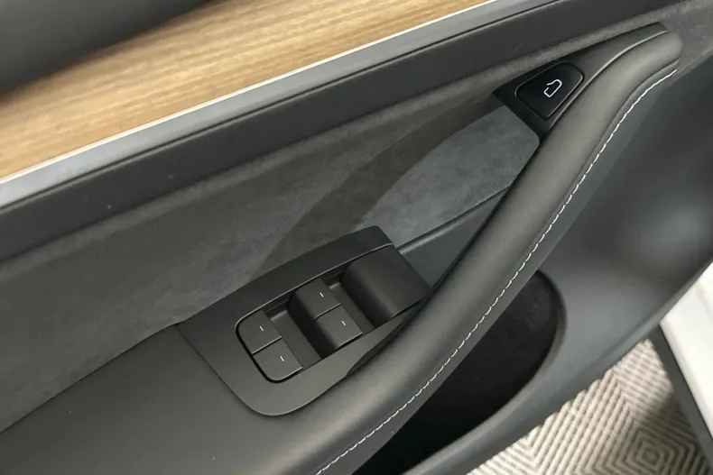 Tesla Model Y din 2022 cu 75.213 km - oferta TES222514 - foto 14