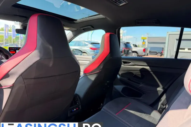 Volkswagen Golf din 2025 cu 11.492 km - oferta VOL222526 - foto 13