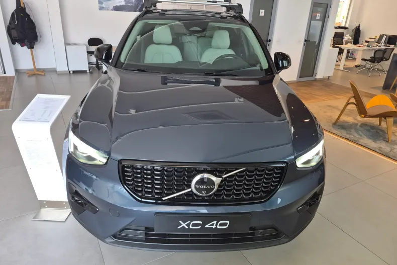 Volvo XC40 din 2026 cu 5 km - oferta VOL222548 - foto 4