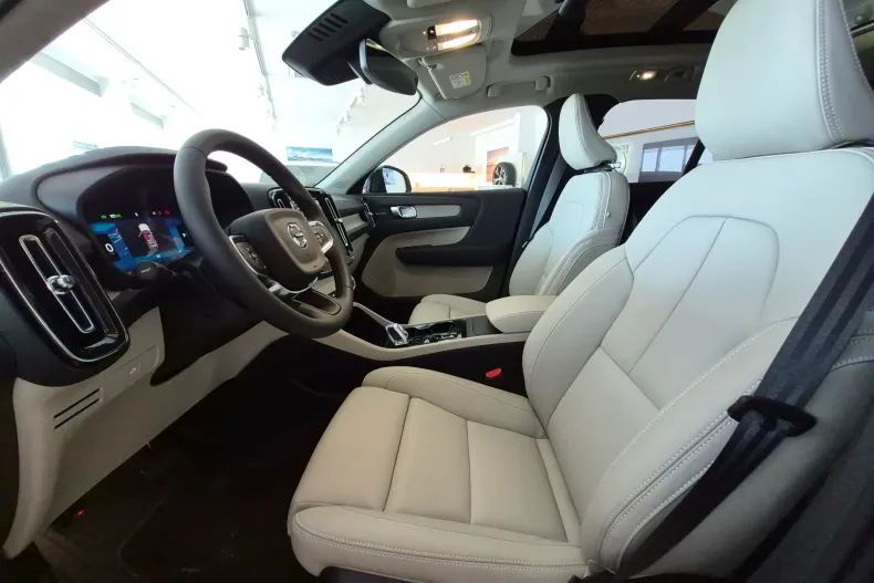 Volvo XC40 din 2026 cu 5 km - oferta VOL222548 - foto 15