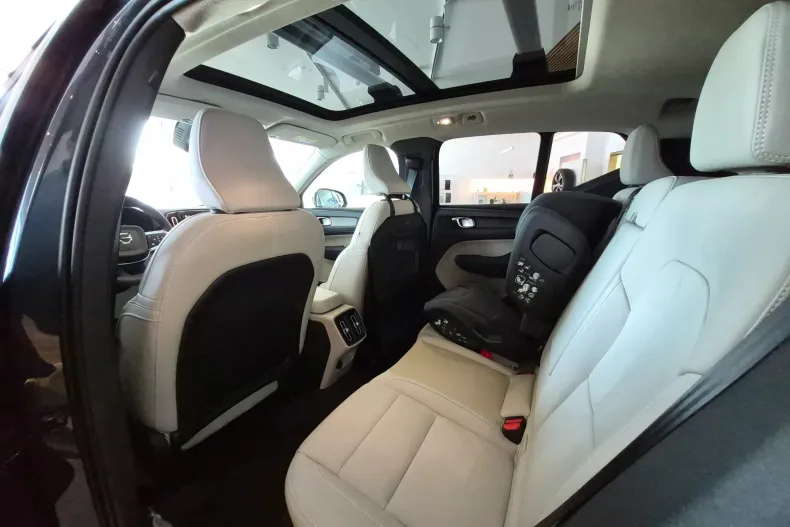 Volvo XC40 din 2026 cu 5 km - oferta VOL222548 - foto 16