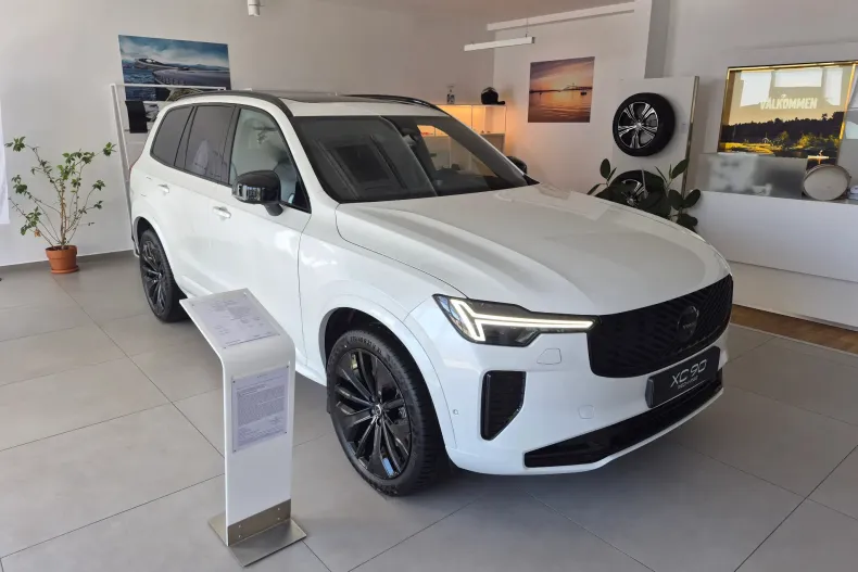 Volvo XC90 din 2026 cu 5 km - oferta VOL222549 - foto 1