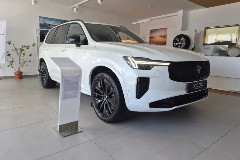 Volvo XC90 din 2026 cu 5 km - oferta VOL222549 - foto 2