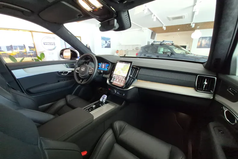 Volvo XC90 din 2026 cu 5 km - oferta VOL222549 - foto 24