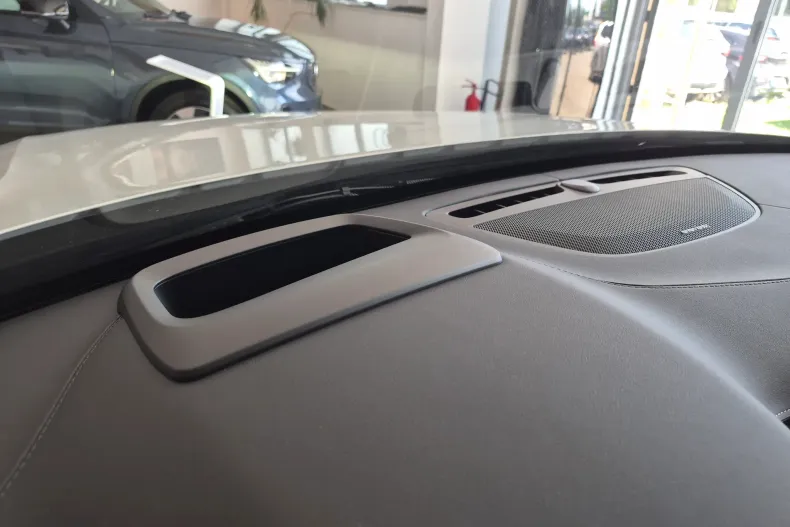 Volvo XC90 din 2026 cu 5 km - oferta VOL222549 - foto 35
