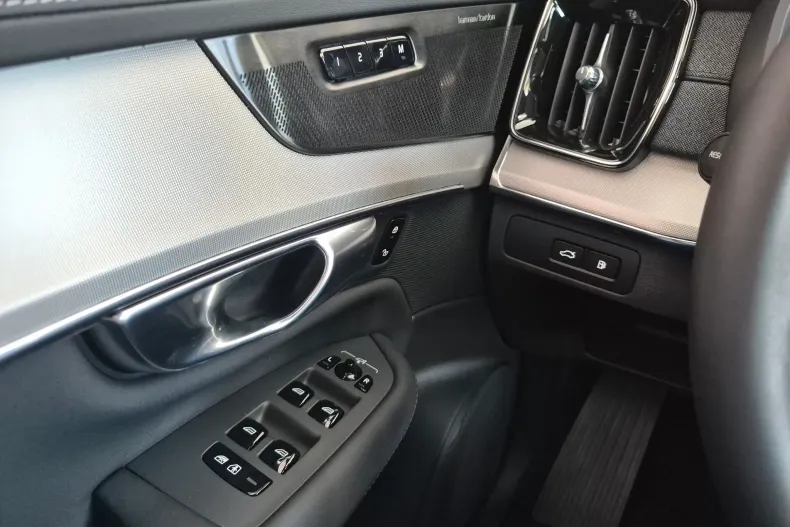 Volvo XC90 din 2026 cu 5 km - oferta VOL222549 - foto 40