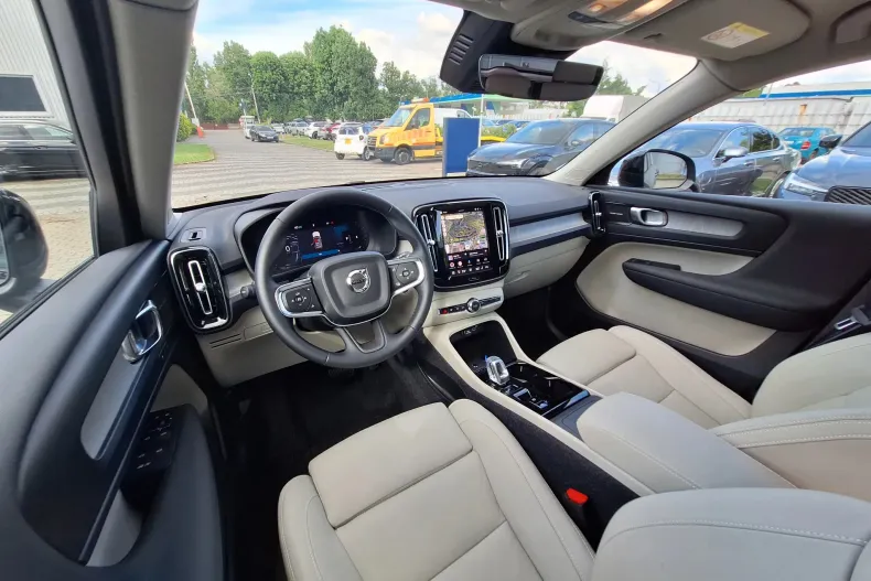 Volvo XC40 din 2026 cu 1.861 km - oferta VOL222550 - foto 15