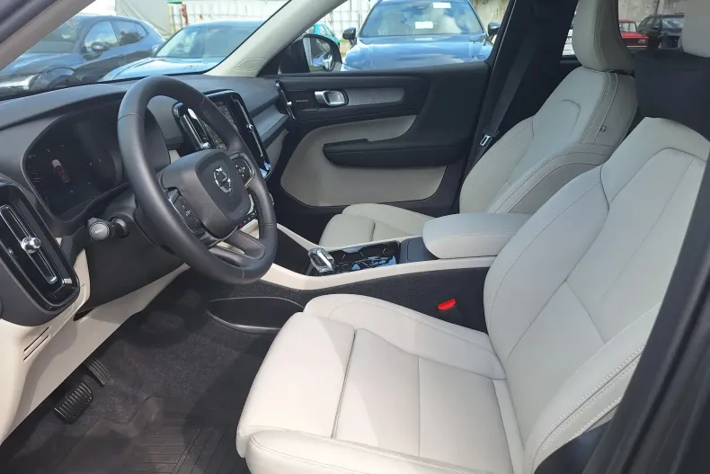 Volvo XC40 din 2026 cu 1.861 km - oferta VOL222550 - foto 16