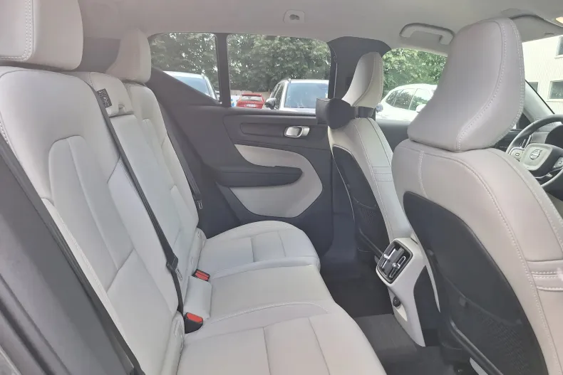 Volvo XC40 din 2026 cu 1.861 km - oferta VOL222550 - foto 23