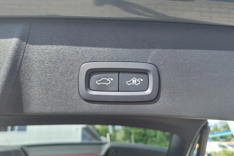 Volvo XC40 din 2026 cu 1.861 km - oferta VOL222550 - foto 34