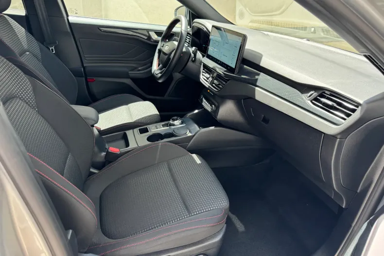 Ford Focus din 2025 cu 21.000 km - oferta FOR222606 - foto 12
