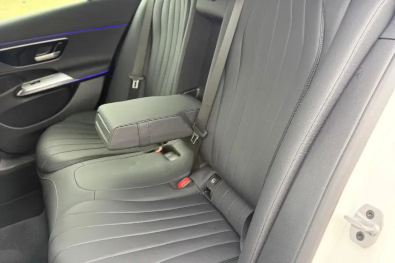 Mercedes-Benz E (Clasa E) din 2024 cu 67 km - oferta MER222616 - foto 13