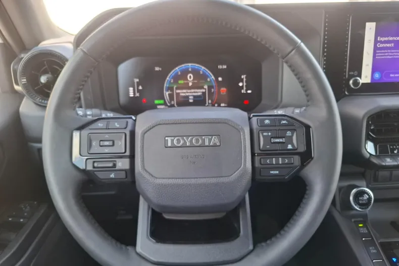 Toyota Land Cruiser 250 din 2024 cu 10.900 km - oferta TOY222633 - foto 11