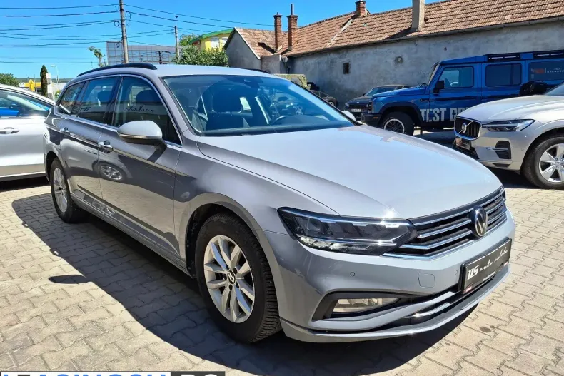 Volkswagen Passat din 2023 cu 83.229 km - oferta VOL222643 - foto 2