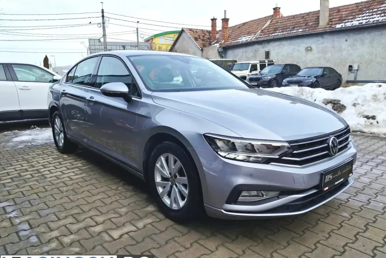 Volkswagen Passat din 2021 cu 60.881 km - oferta VOL222644 - foto 2