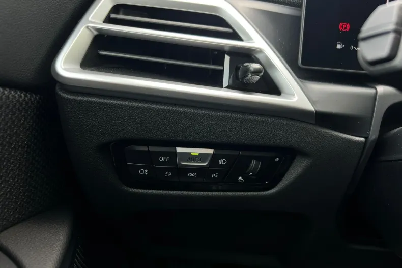 BMW 320d (Seria 3) din 2025 cu 26 km - oferta BMW222648 - foto 36