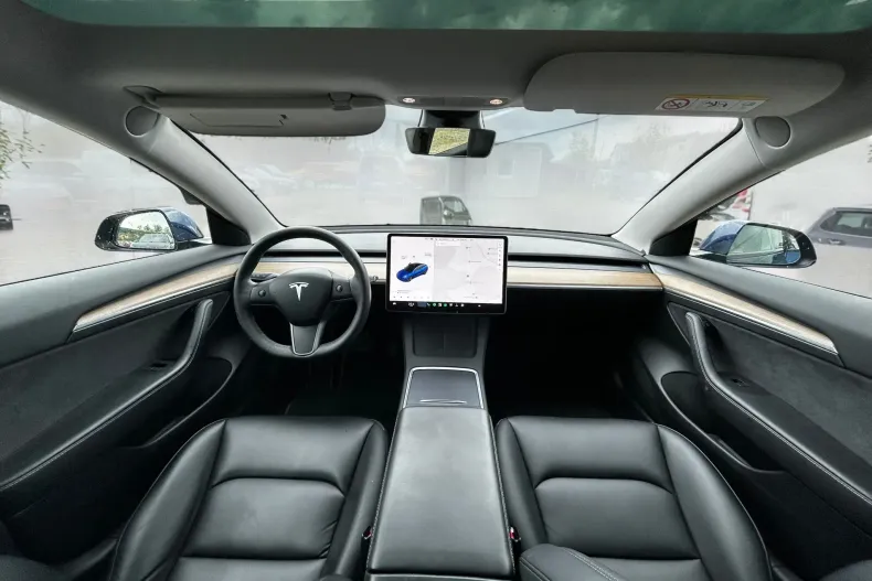 Tesla Model 3 din 2021 cu 84.000 km - oferta TES222658 - foto 2
