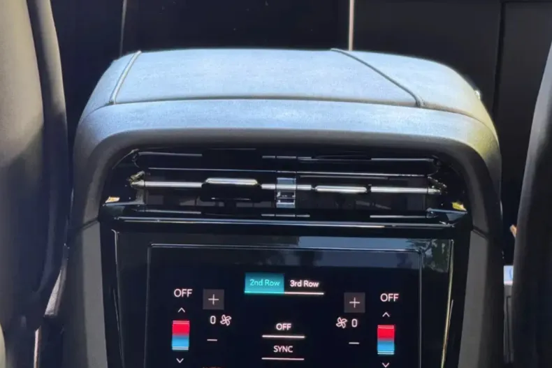 Cadillac Escalade din 2026 cu 10 km - oferta CAD222664 - foto 11