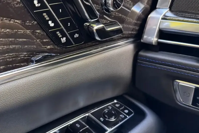 Cadillac Escalade din 2026 cu 10 km - oferta CAD222664 - foto 23