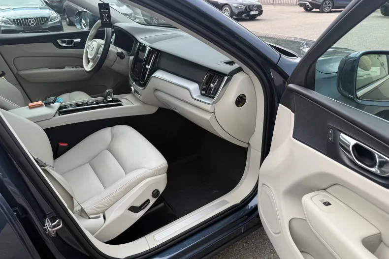 Volvo XC60 din 2021 cu 102.688 km - oferta VOL222712 - foto 9