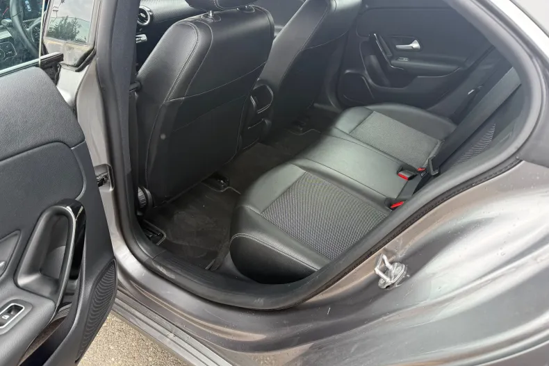 Mercedes-Benz CLA 200 (Clasa CLA) din 2020 cu 100.643 km - oferta MER222713 - foto 5
