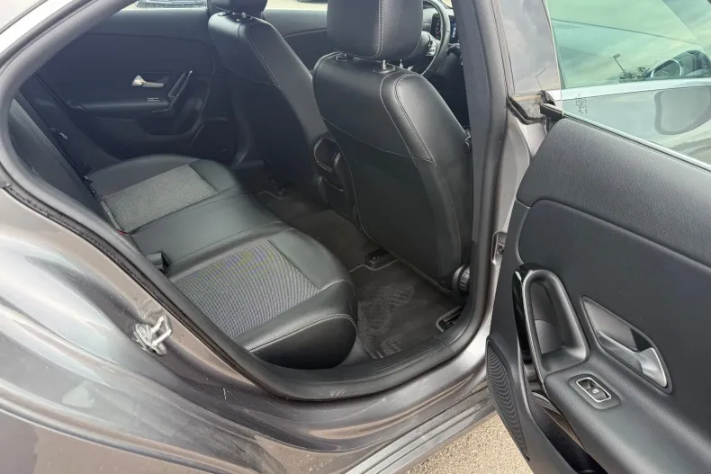 Mercedes-Benz CLA 200 (Clasa CLA) din 2020 cu 100.643 km - oferta MER222713 - foto 7