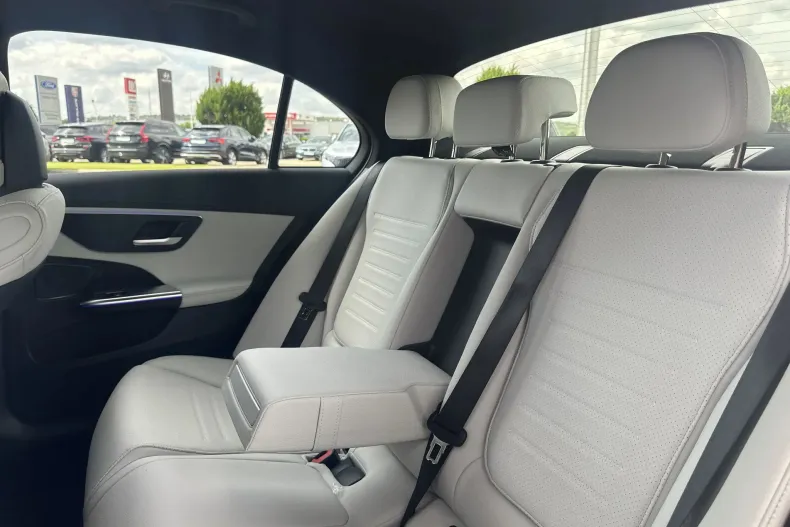 Mercedes-Benz C 300 (Clasa C) din 2026 cu 10 km - oferta MER222723 - foto 18
