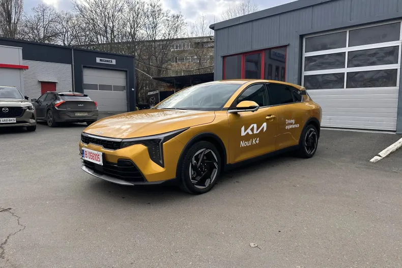 Kia K4 din 2025 cu 1.750 km - oferta KIA222730 - foto 1