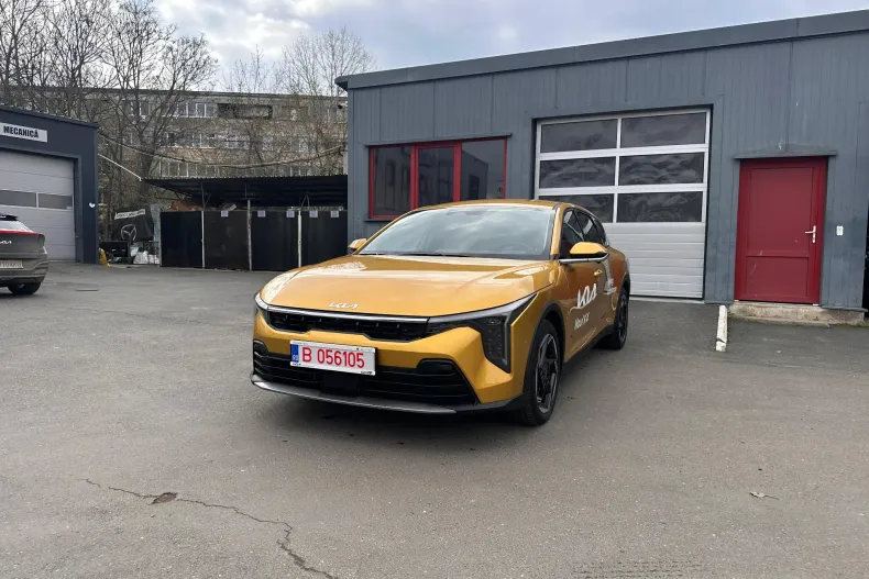 Kia K4 din 2025 cu 1.750 km - oferta KIA222730 - foto 2