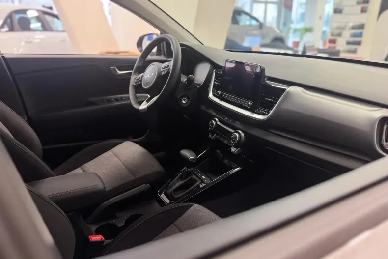 Kia Stonic din 2025 cu 4 km - oferta KIA222731 - foto 5