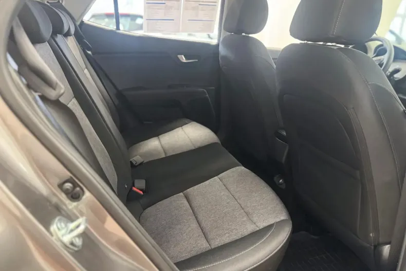 Kia Stonic din 2025 cu 4 km - oferta KIA222731 - foto 9