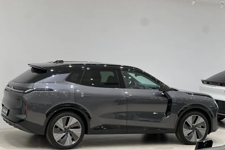Lynk & Co 08 din 2025 cu 1.000 km - oferta LYN222746 - foto 14