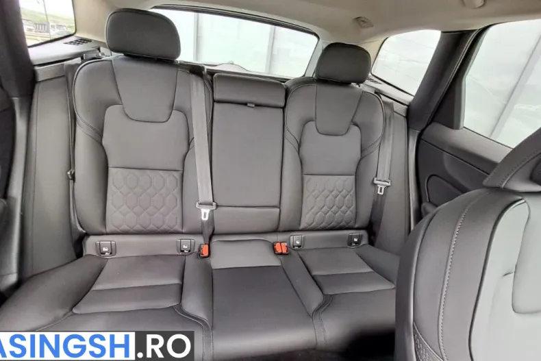 Volvo XC60 din 2025 cu 1 km - oferta VOL222747 - foto 12