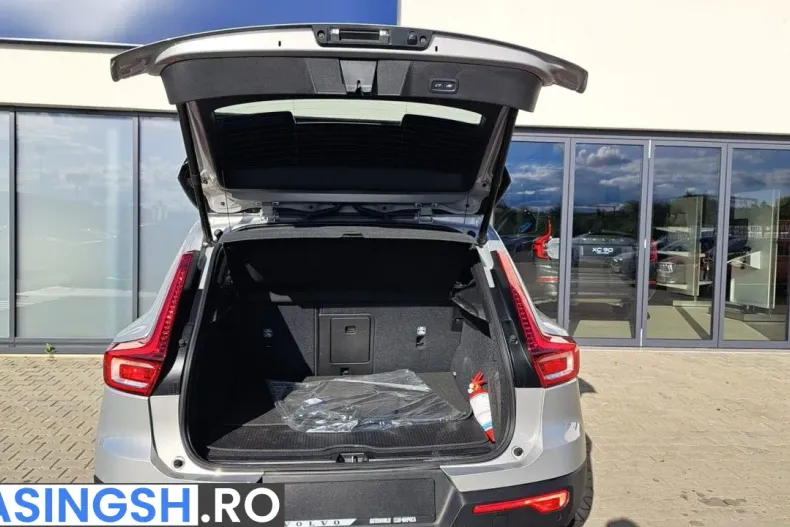 Volvo XC40 din 2024 cu 32.213 km - oferta VOL222752 - foto 9