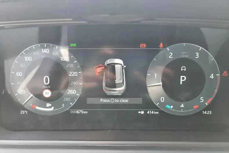Land Rover Range Rover Velar din 2025 cu 3.850 km - oferta LAN222753 - foto 10