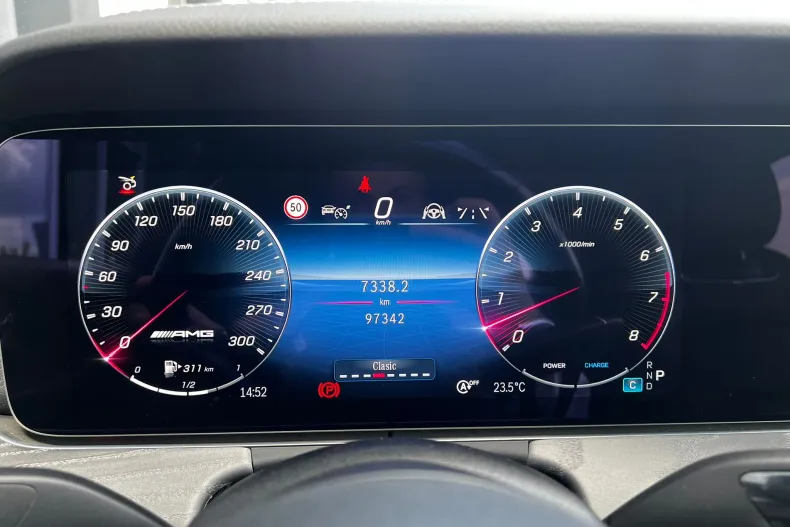 Mercedes-Benz AMG GT (Clasa GT) din 2023 cu 97.400 km - oferta MER222771 - foto 11