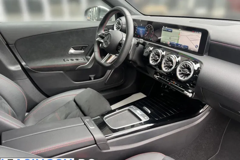 Mercedes-Benz A 200 (Clasa A) din 2024 cu 3.783 km - oferta MER222800 - foto 13