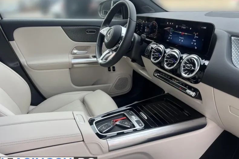 Mercedes-Benz GLA (Clasa GLA) din 2024 cu 1.708 km - oferta MER222802 - foto 14