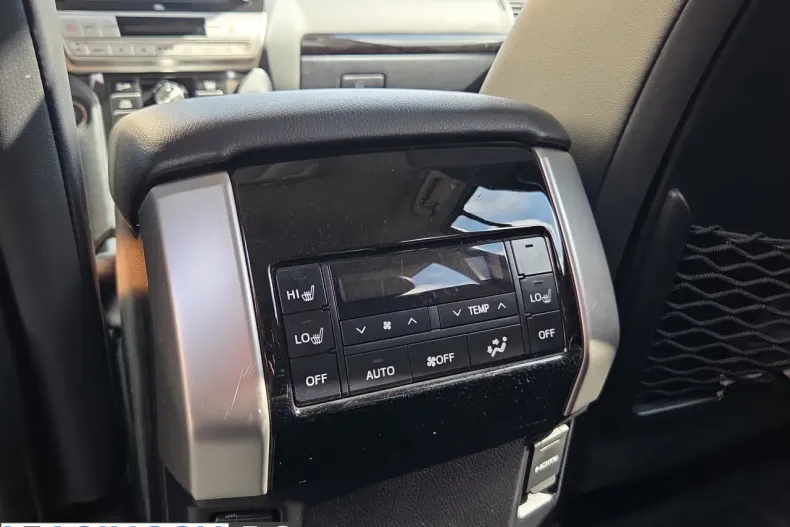 Toyota Land Cruiser din 2023 cu 90.315 km - oferta TOY222832 - foto 14