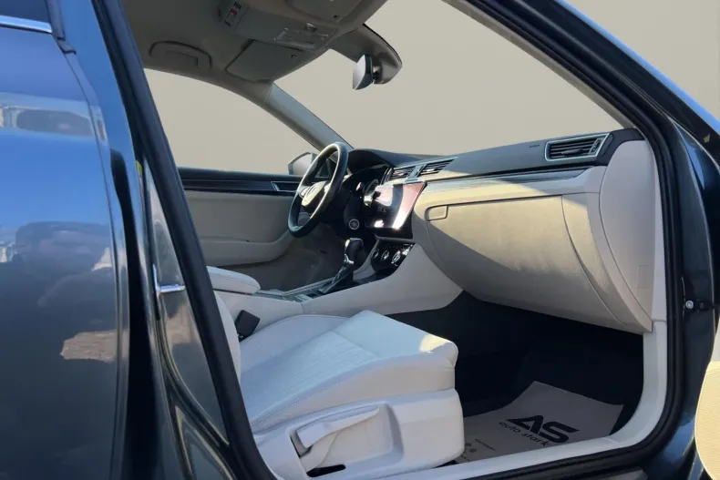 Skoda Superb din 2021 cu 100.700 km - oferta SKO222834 - foto 19