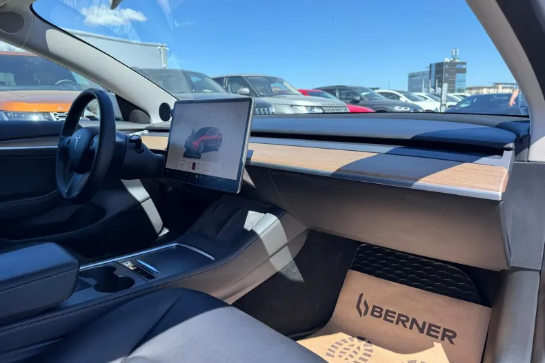 Tesla Model 3 din 2022 cu 171.998 km - oferta TES222864 - foto 11