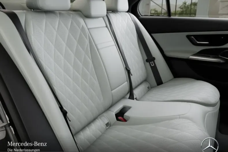 Mercedes-Benz E 300 (Clasa E) din 2025 cu 21.600 km - oferta MER222883 - foto 3