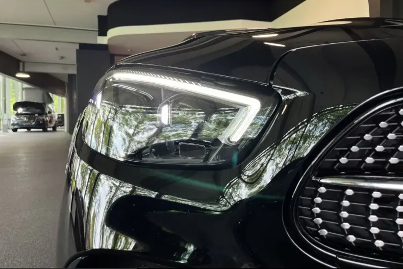Mercedes-Benz E 300 (Clasa E) din 2021 cu 48.500 km - oferta MER222888 - foto 14