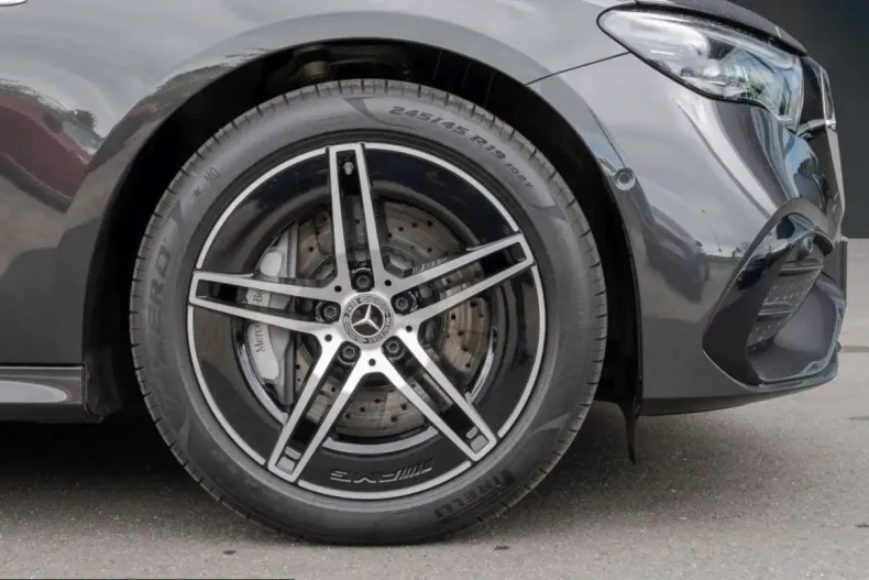 Mercedes-Benz E 400 (Clasa E) din 2025 cu 23.909 km - oferta MER222889 - foto 5