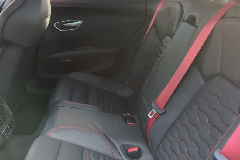 Audi RS e-tron GT din 2024 cu 16.000 km - oferta AUD222897 - foto 6