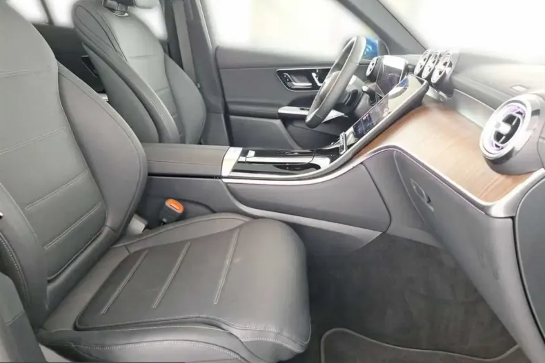 Mercedes-Benz GLC 300 (Clasa GLC) din 2025 cu 20.448 km - oferta MER222898 - foto 13