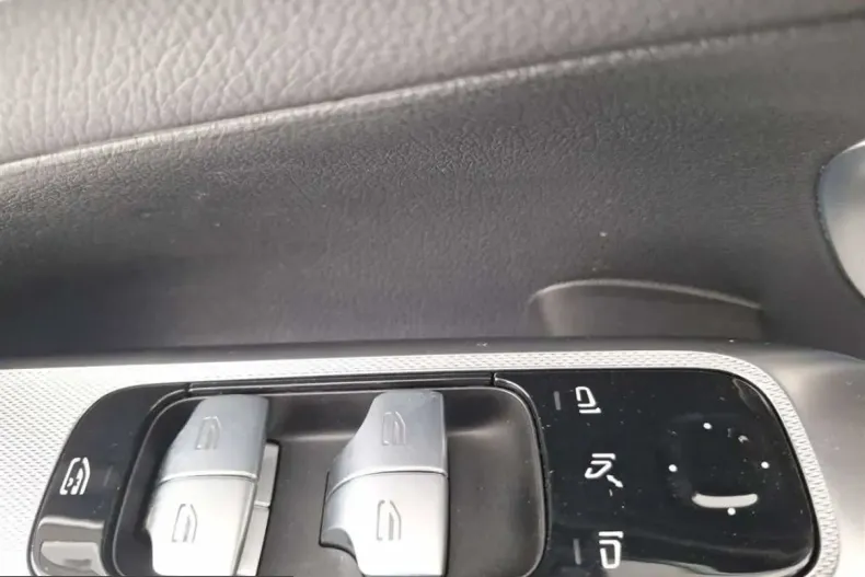 Mercedes-Benz GLC 300 (Clasa GLC) din 2025 cu 20.448 km - oferta MER222898 - foto 16