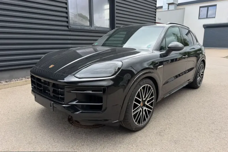 Porsche Cayenne din 2025 cu 54.000 km - oferta POR222901 - foto 1