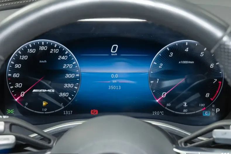 Mercedes-Benz SL 63 AMG (Clasa SL) din 2024 cu 35.010 km - oferta MER222902 - foto 17