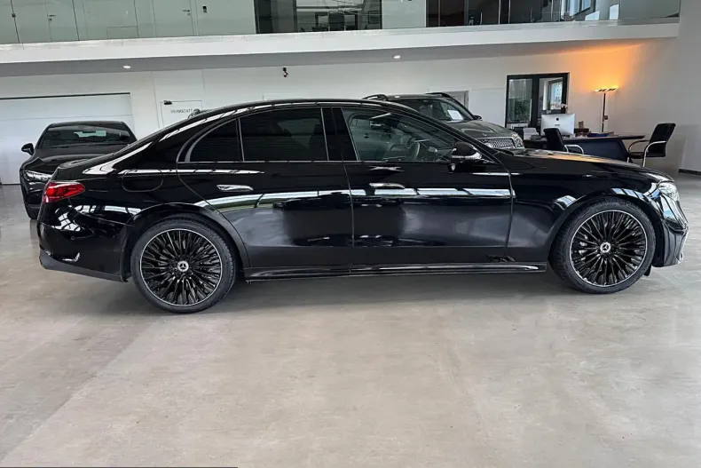 Mercedes-Benz E 450 (Clasa E) din 2025 cu 14.500 km - oferta MER222914 - foto 2